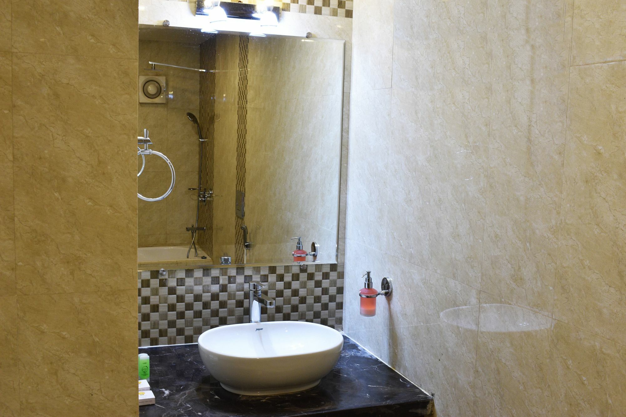 The Verda Le Pearl Candolim Εξωτερικό φωτογραφία